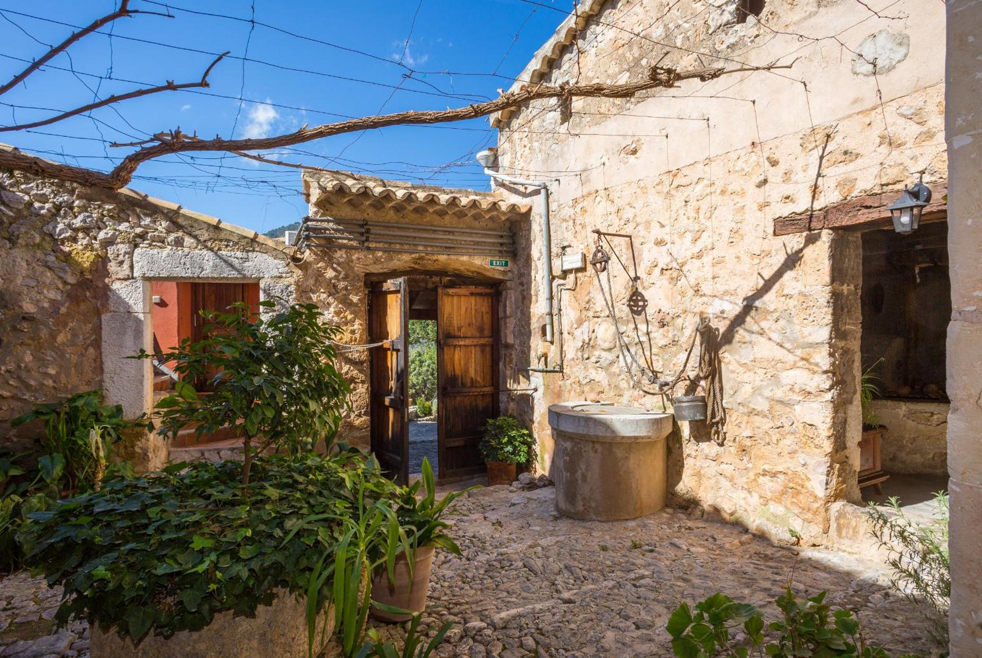 Finca Es Castell Binibona Esterno foto